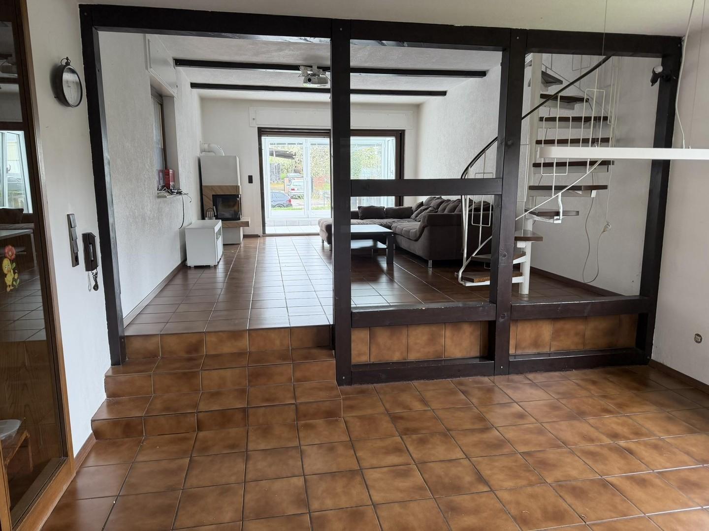 Blick Esszimmer ins Wohnzimmer