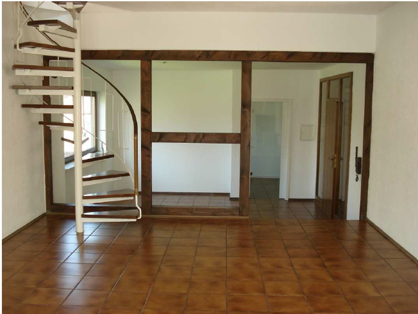 Blick Wohnzimmer ins Esszimmer