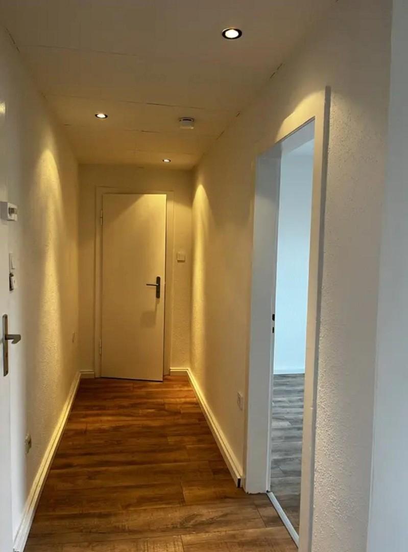 Flur_Blick vom Schlafzimmer