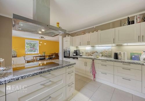 Küche und Esszimmer EG