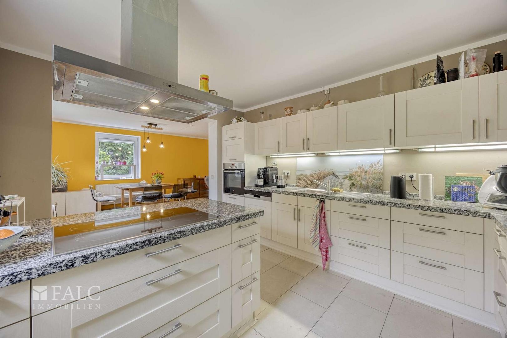 Küche und Esszimmer EG