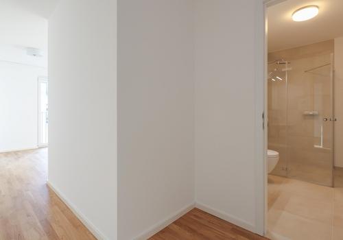 Blick in Bad aus Flur