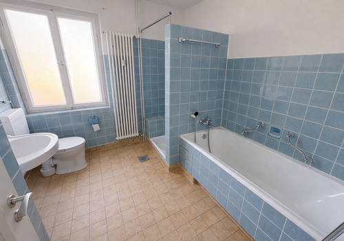 Duschbad mit Badewanne