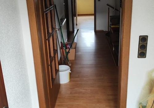 Hauseingang-Tür geöffnet