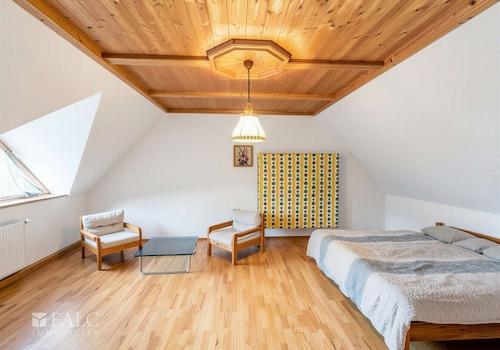 Schlafzimmer Haus 1 / 1