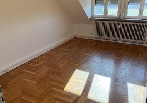 2_Zimmer zum Parkplatz