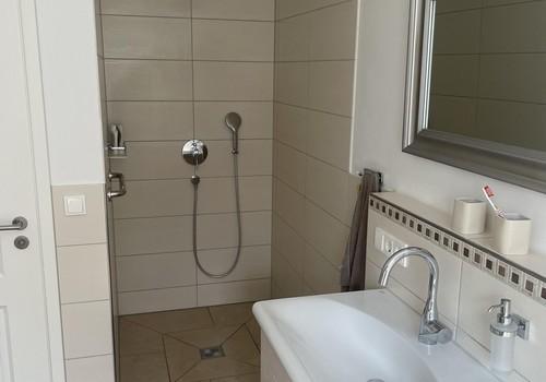 Bad Blick zur Dusche