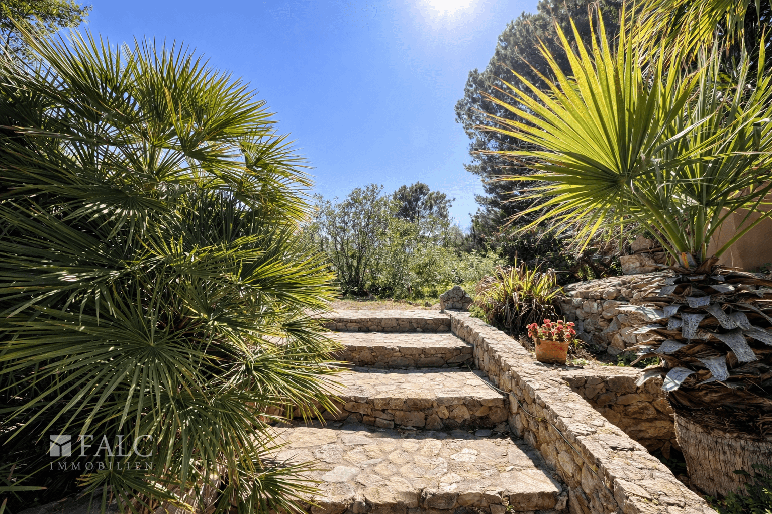 Rustikale Steinstufen