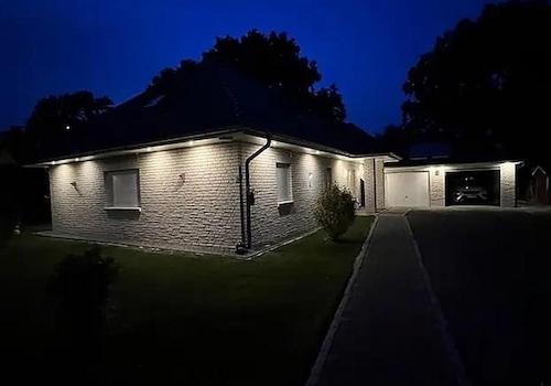 Eingangsansicht Nacht