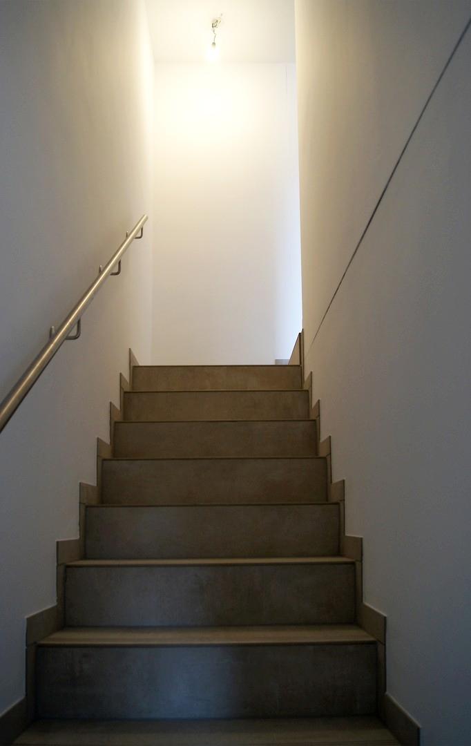 Treppe innen EG - Souterrain