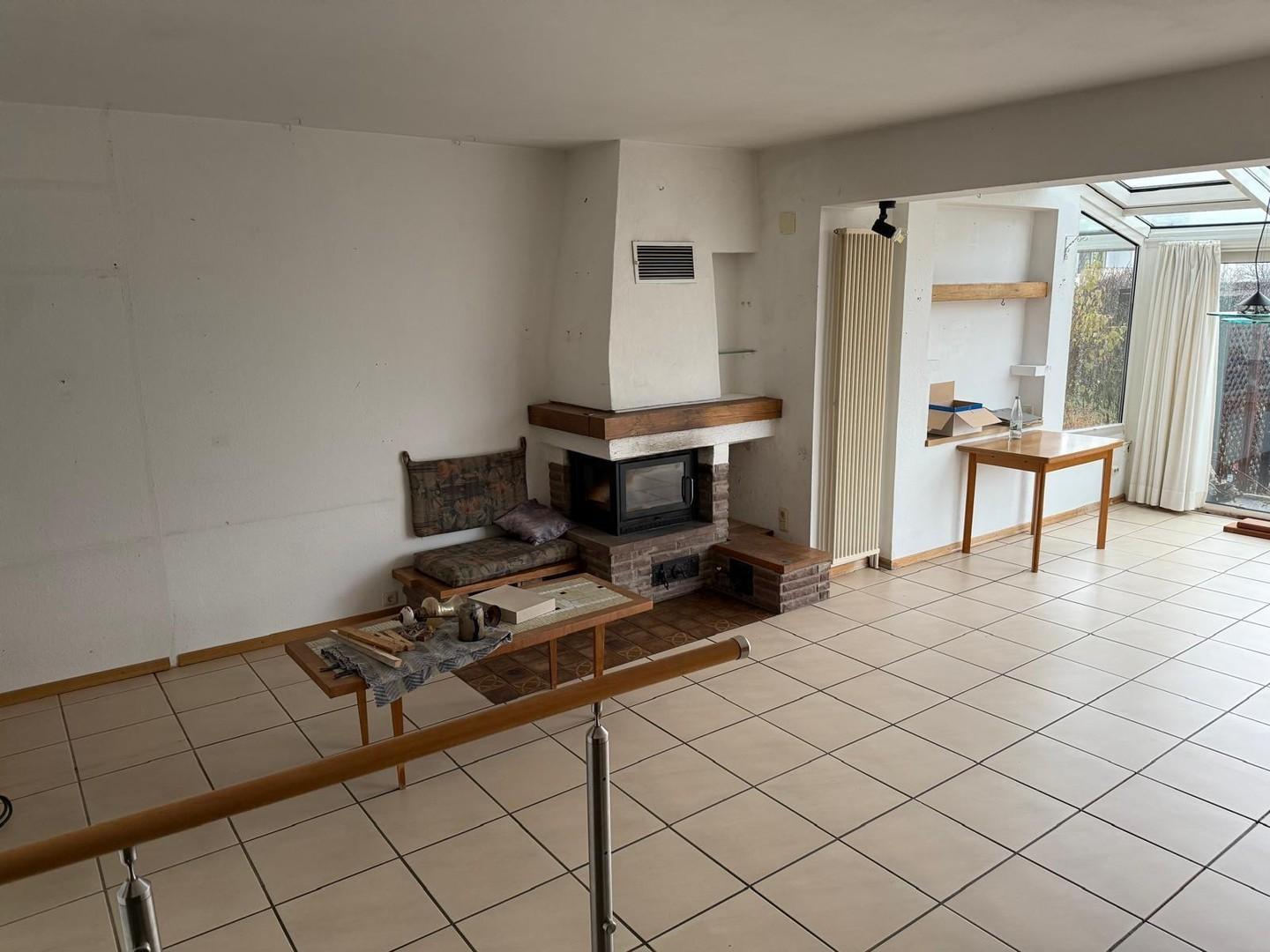 Wohnzimmer mit Kamin