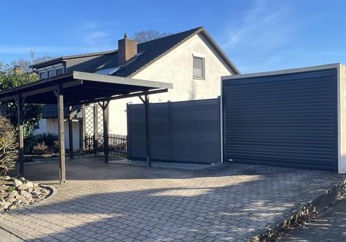 Carport und Garage