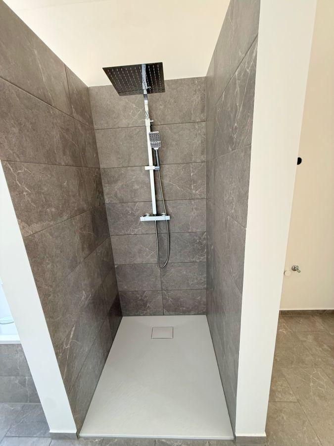 Ebenerdige Regendusche