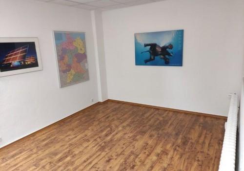 Empfang (noch ohne Sitzmöbel)