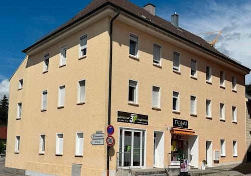 Hauptgebäude Stadtplatz 1