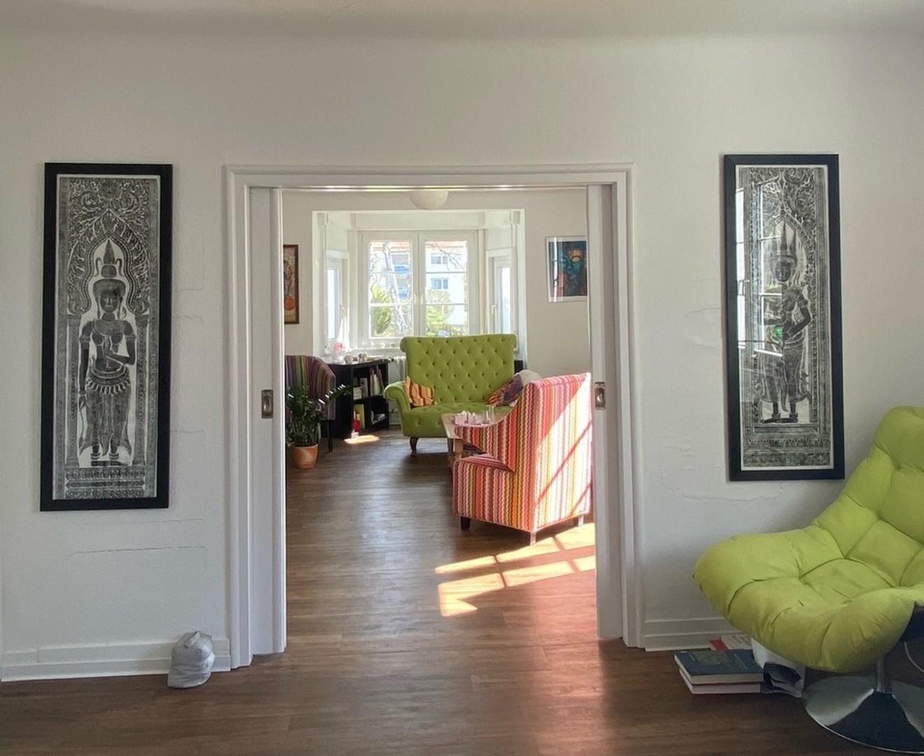 Doppelwohnzimmer mit Erker