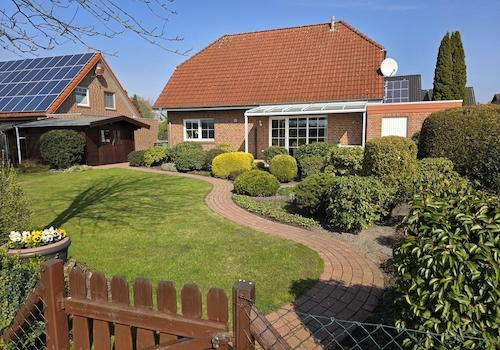 Einfamilienhaus mit Garten