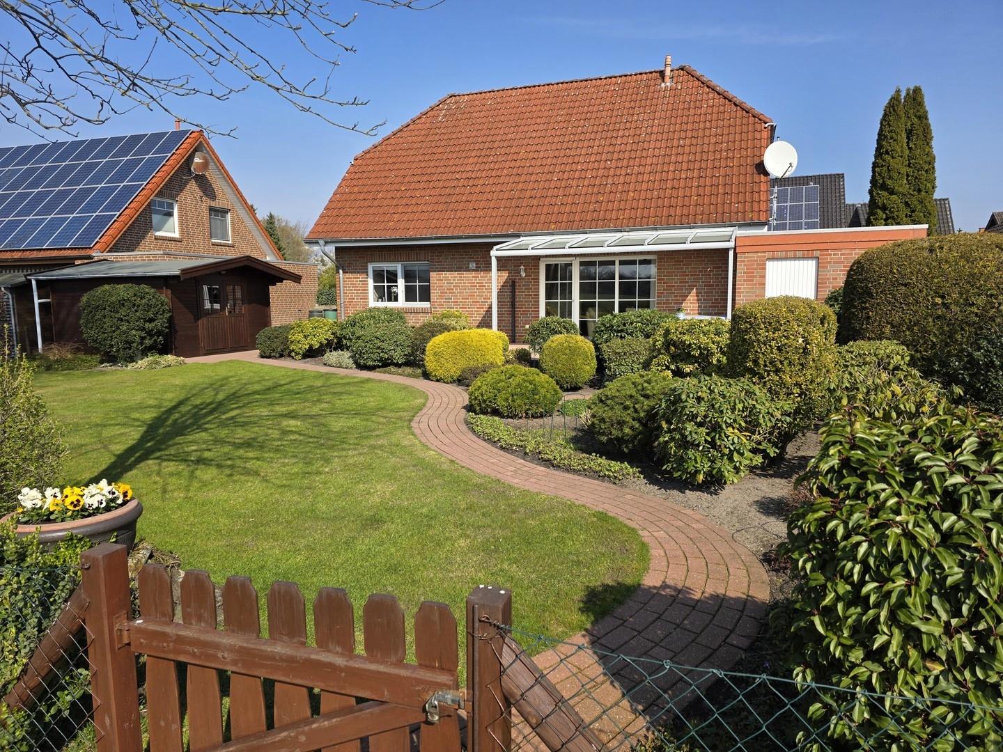 Einfamilienhaus mit Garten