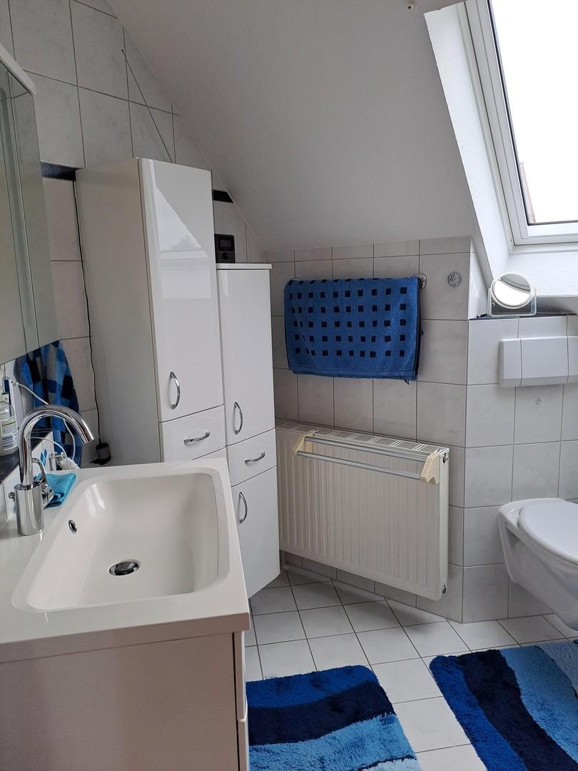 Bad 1. OG mit Badewanne+Dsuche