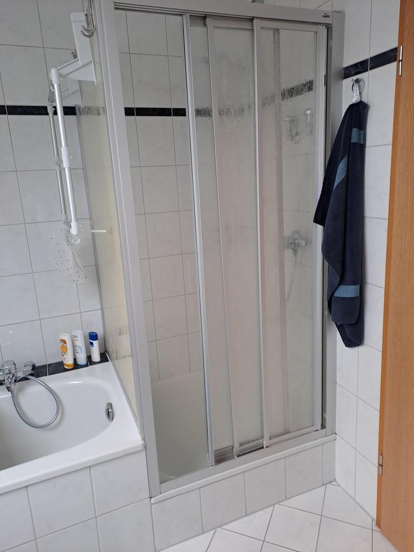 Bad 1. OG mit Badewanne+Dusche