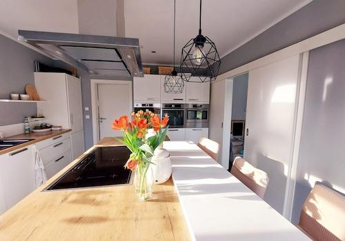 Backofen und Dampfgarer