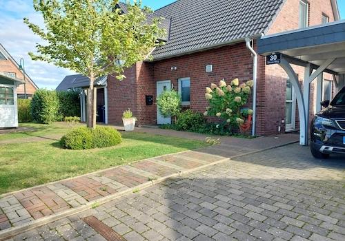 Vorderseite des Hauses