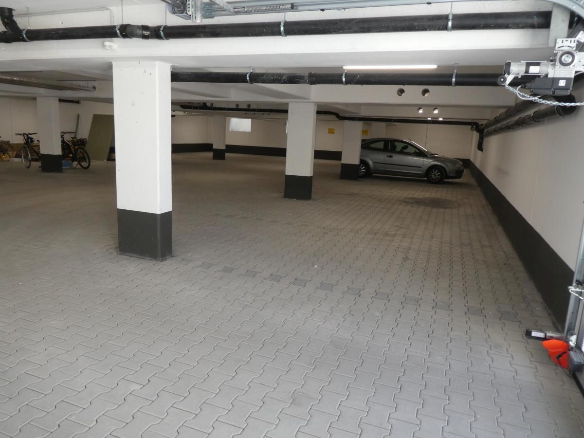 Tiefgarage 1