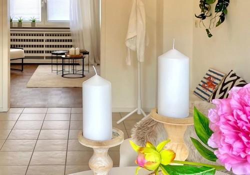 Blick v. Küche ins Wohnen