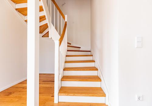 Eichentreppe mit Omegahandlauf