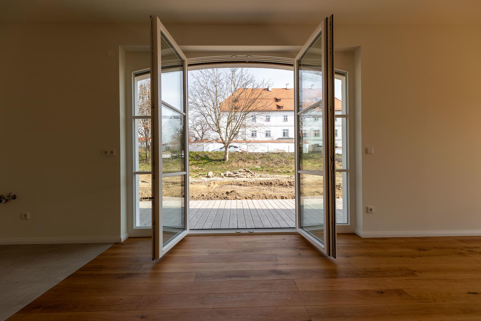 Ausblick Wohnen/Essen/Küche in den Osten mit Schlossblick (EG)