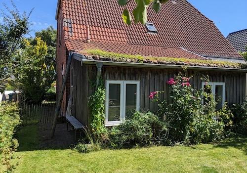 Haus Rückseite Lärchenholzanbau Nordwesten