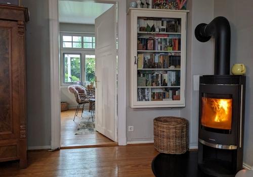 Wohnzimmer Ofen Blick in die Wohnküche