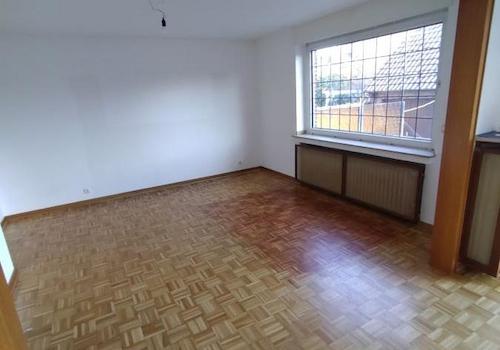 Wohnzimmer Garagenblick EG