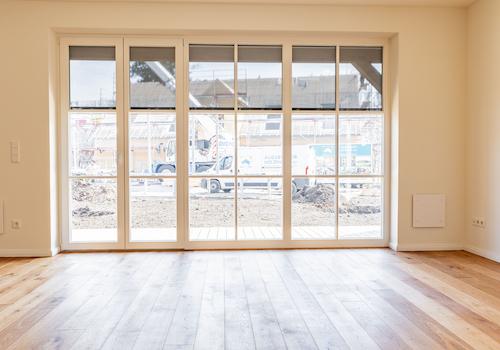 Wohnen/Essen/Kochen (EG) mit elektr. Textilscreen