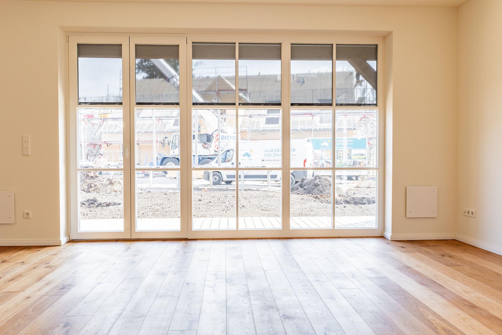 Wohnen/Essen/Kochen (EG) mit elektr. Textilscreen