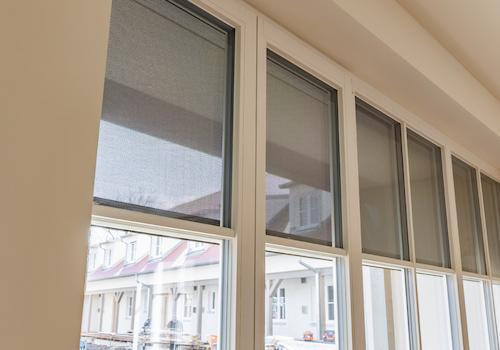 Wohnen/Essen/Kochen (EG) mit elektr. Textilscreen