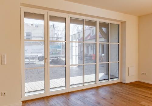 Wohnen/Essen/Kochen (EG) mit elektr. Textilscreen