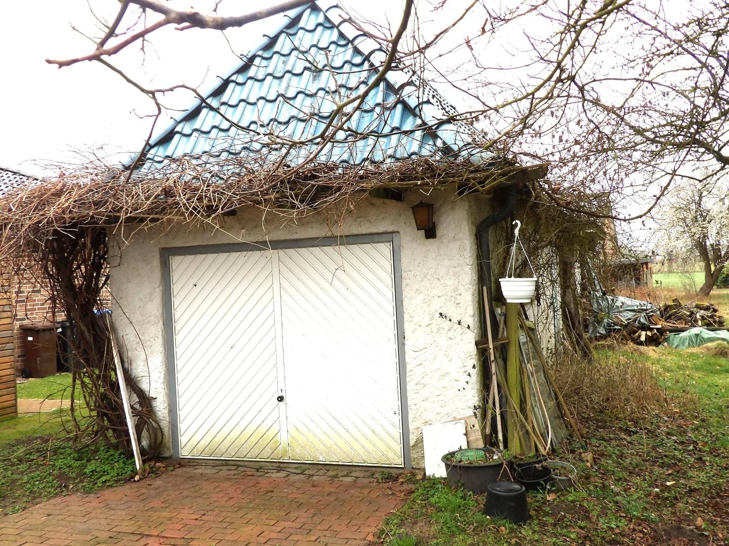 Garage mit Abtellraum