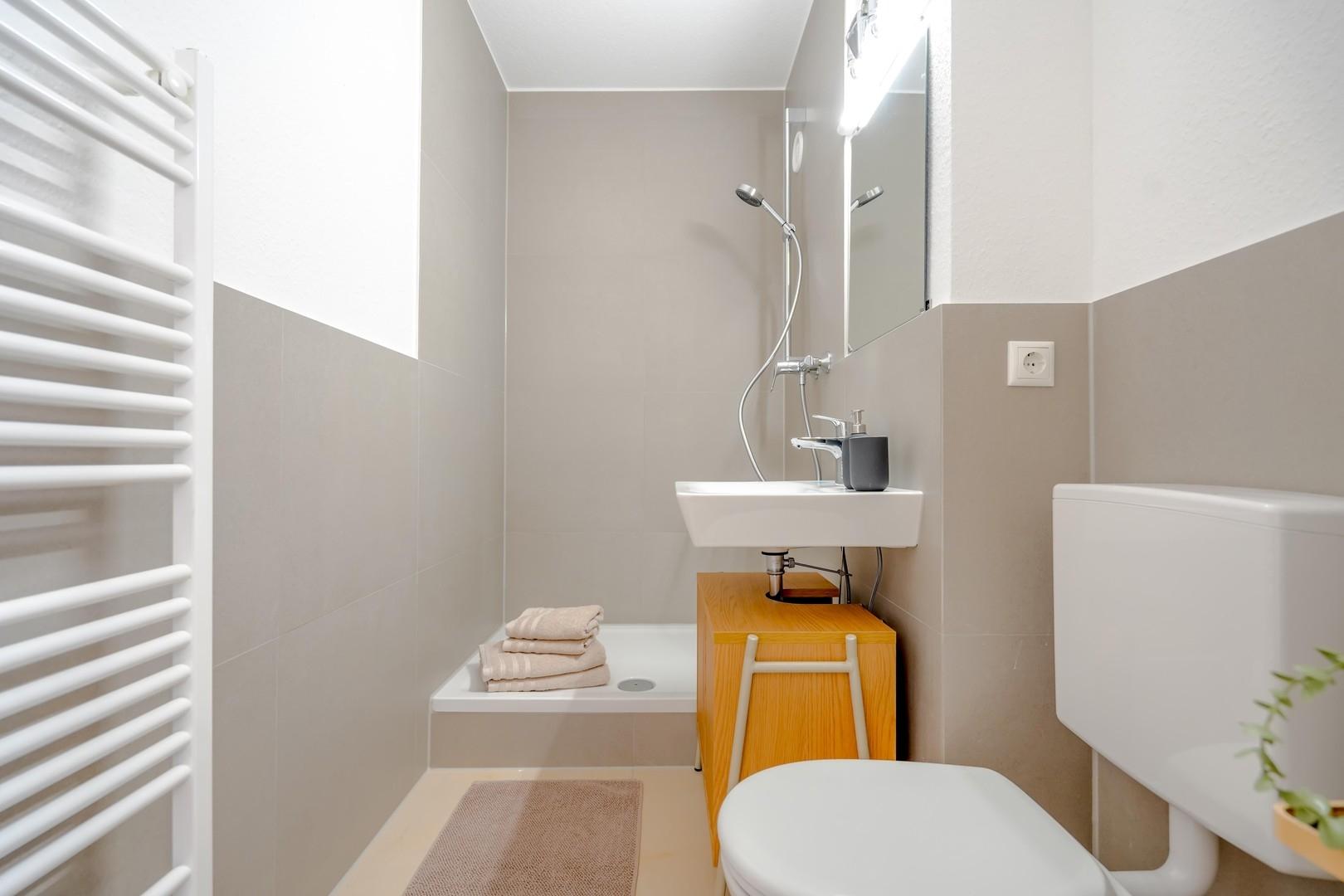 modernes Badezimmer