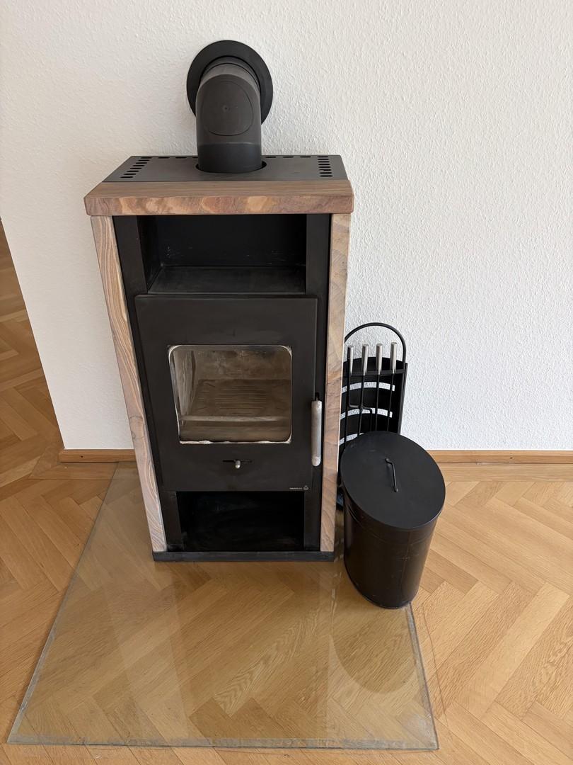 Kaminofen im Wohnzimmer