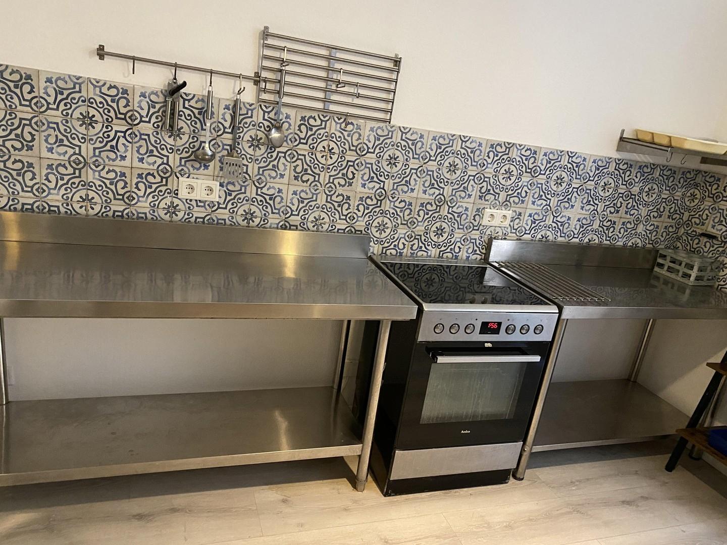 Moderne Küche vollausgestattet