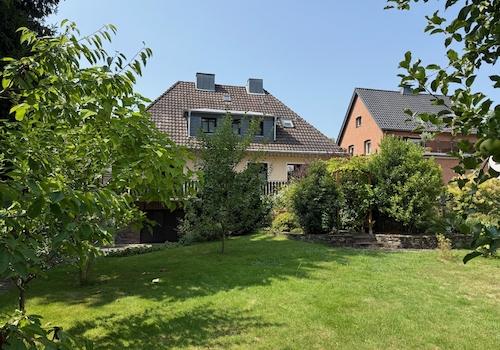 Garten und Rückansicht