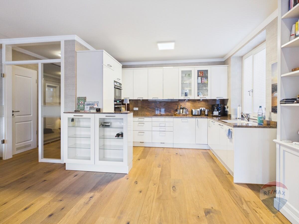 Wohnzimmer Blick in die Küche