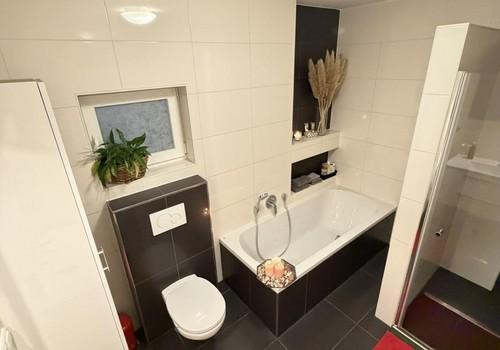 Masterbad/begehbare Dusche OG