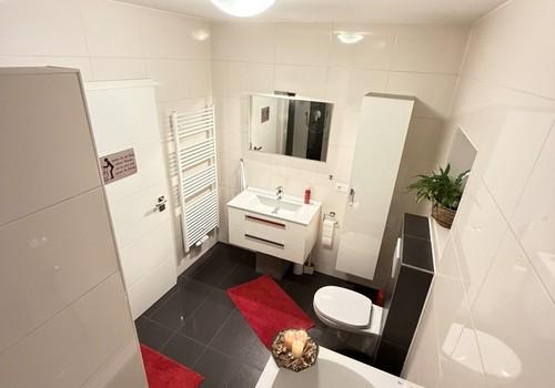 Masterbad/begehbare Dusche OG