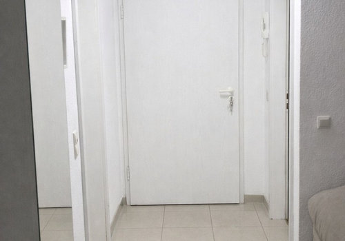 Flur mit Sicht zum Eingang