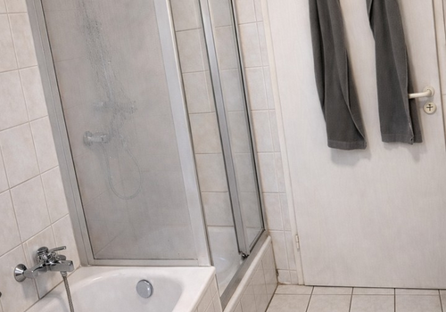 Dusche + Badewanne