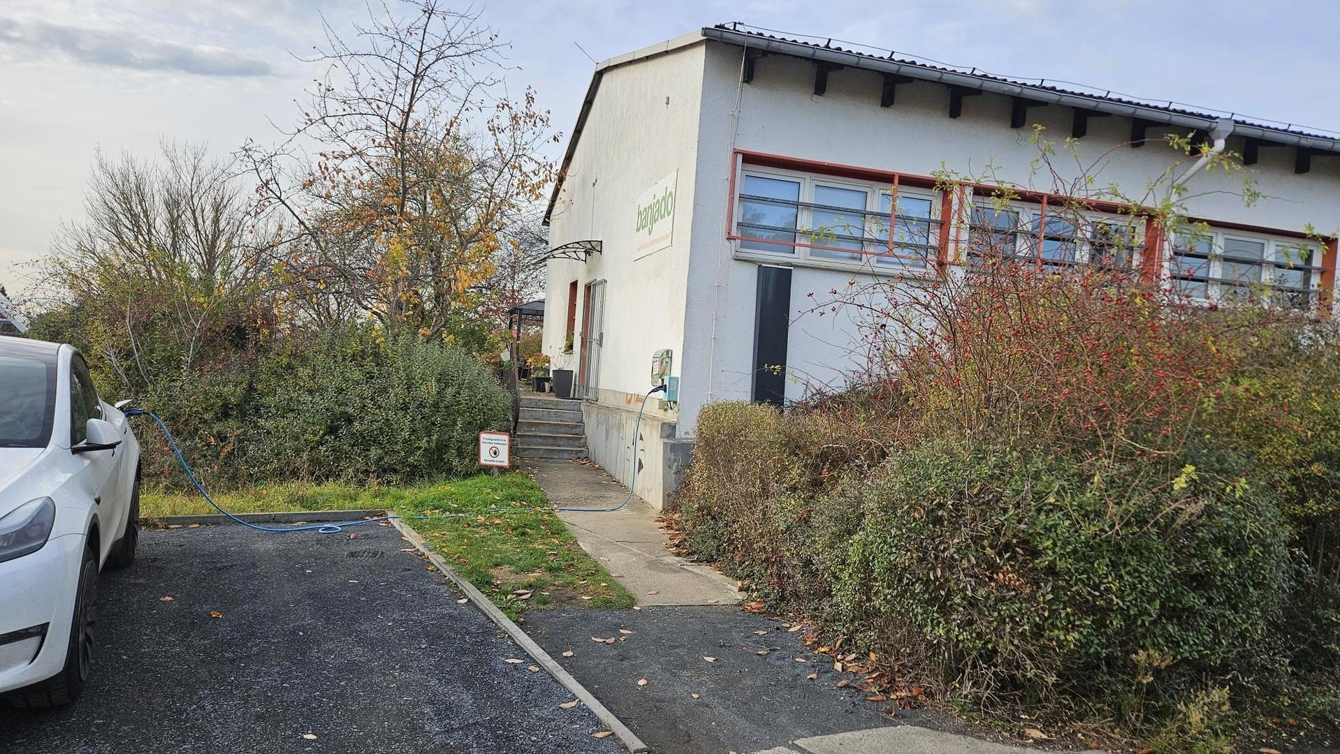 2 Parkplätze Wallbox