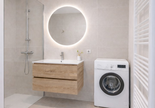 Bad mit Waschmaschine (Beisp.)