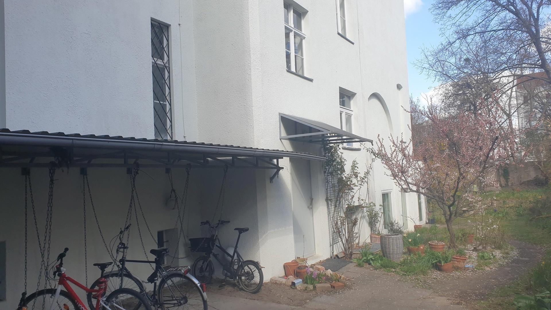 Eingang zum Seitentreppenhaus